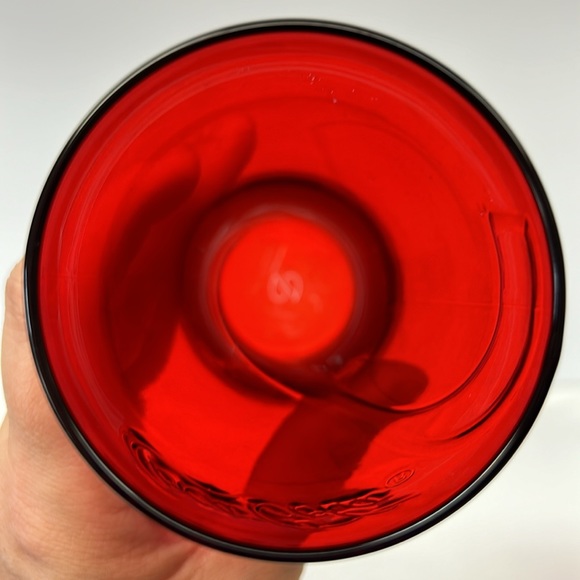 Set of 2 embossed  red “Coca Cola” drinking glasses - Picture 5 of 5